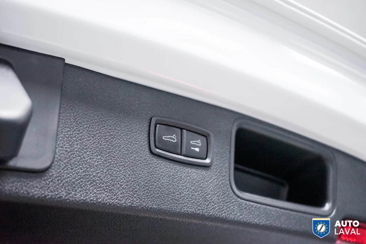 2021 Porsche Macan AWD Image principale