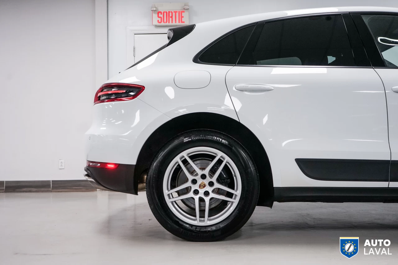 2017 Porsche Macan AWD 4dr Main Image