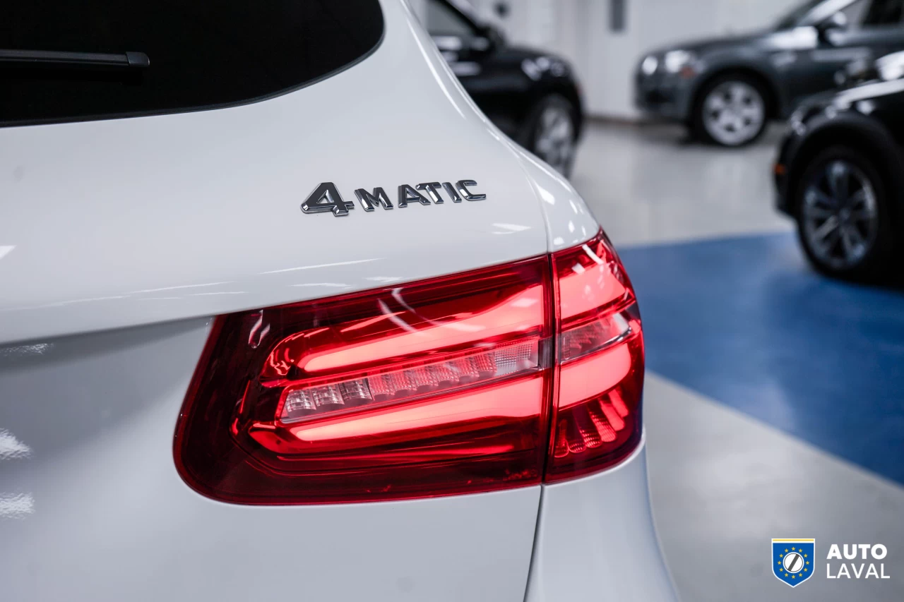 2016 Mercedes-Benz GLC 4MATIC 4dr GLC 300 Image principale