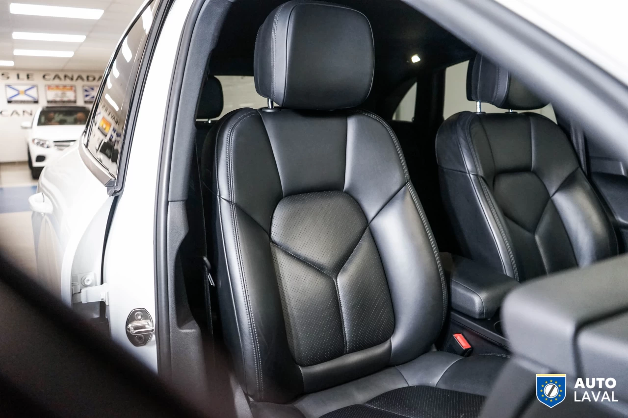 2017 Porsche Macan AWD 4dr Main Image