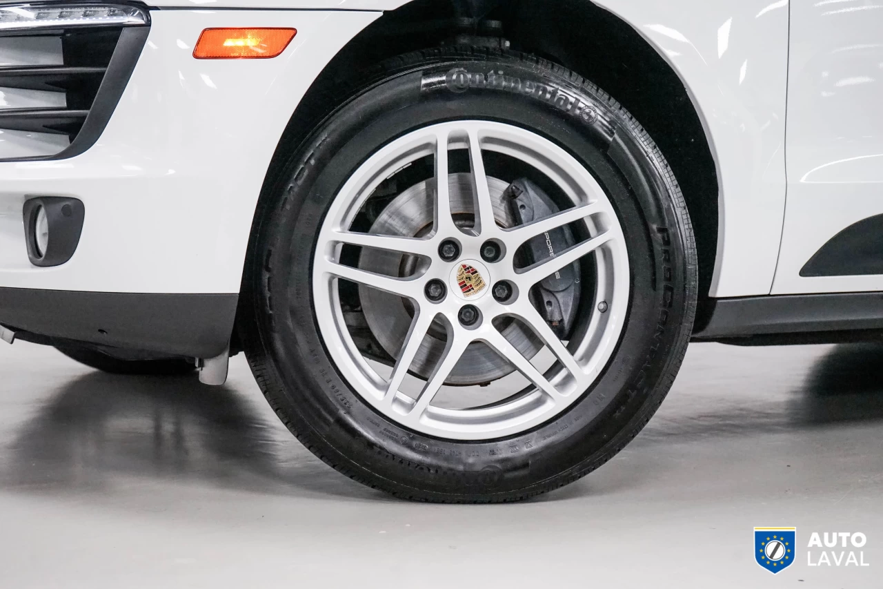 2017 Porsche Macan AWD 4dr Main Image