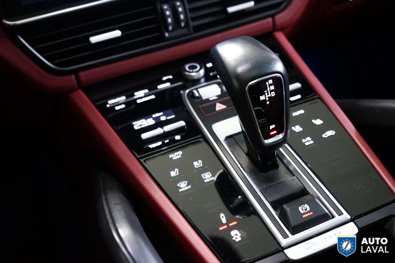 2022 Porsche Cayenne Coupe AWD Image principale