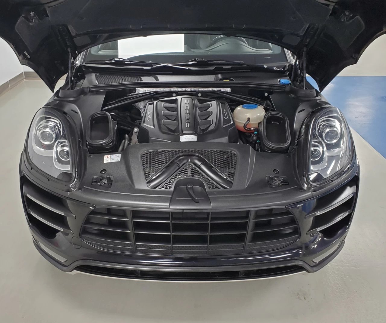 2015 Porsche Macan AWD 4dr Turbo Image principale