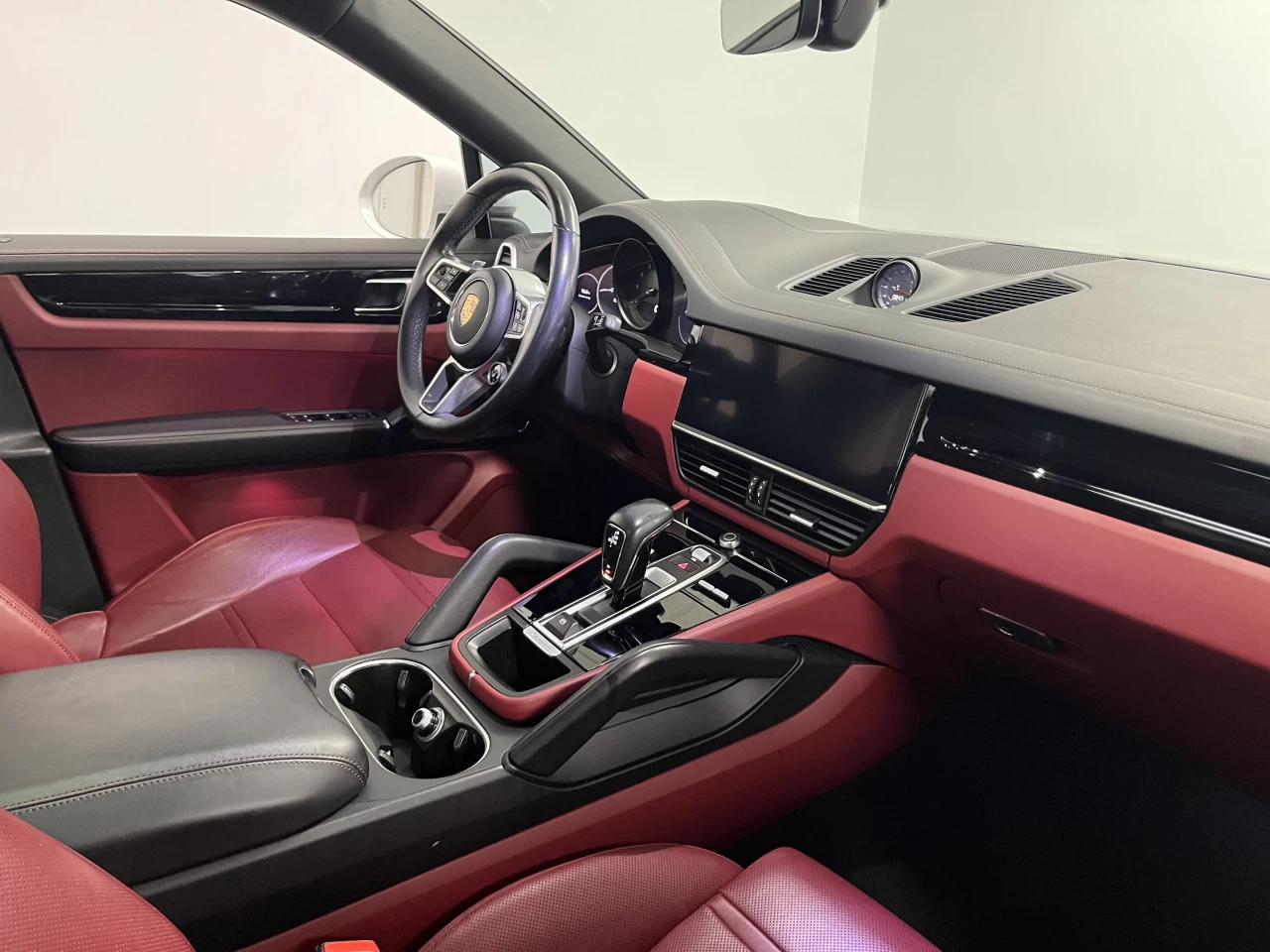 2022 Porsche Cayenne Coupe AWD Main Image