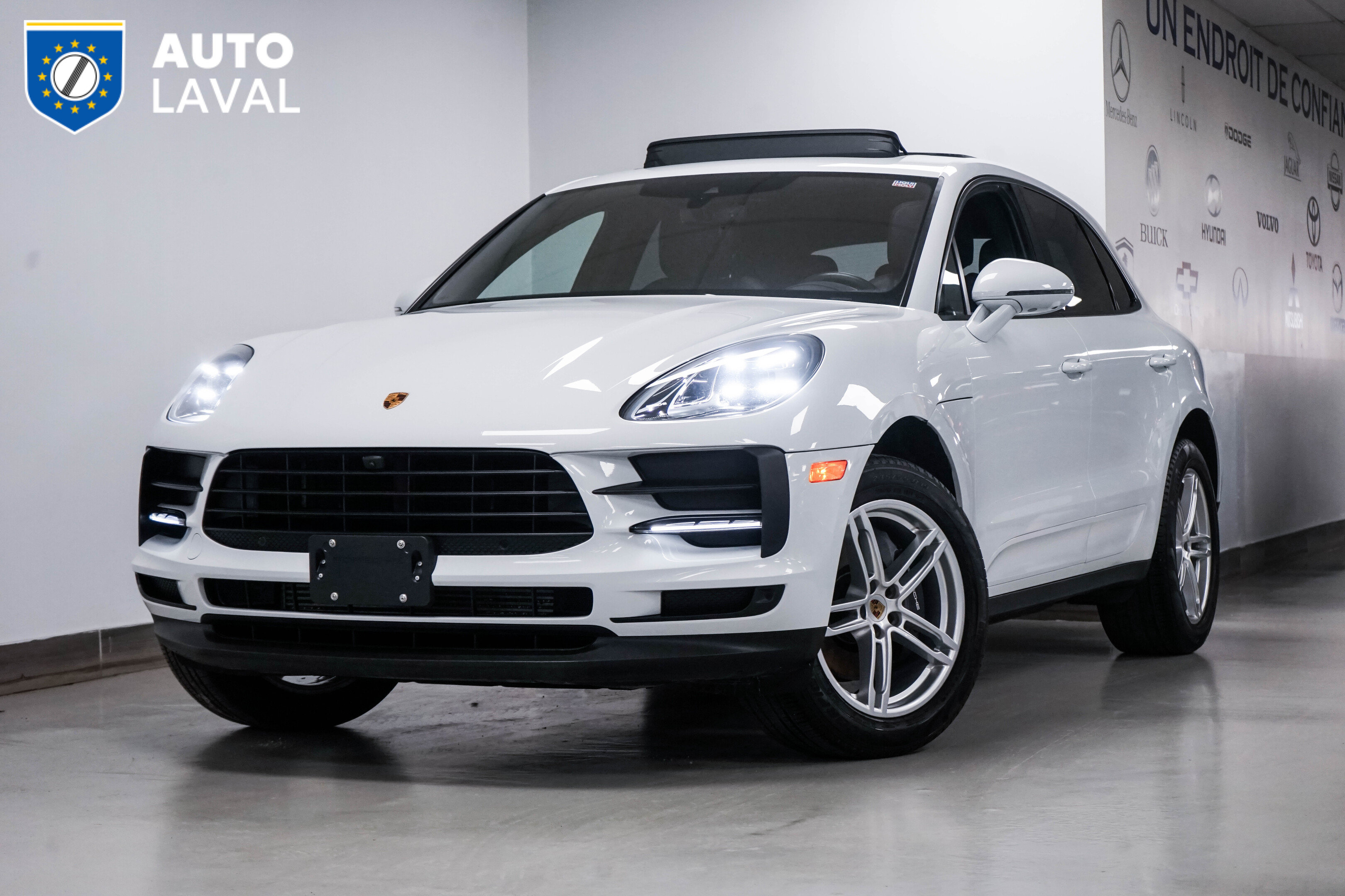 Porsche 2021 Macan AWD